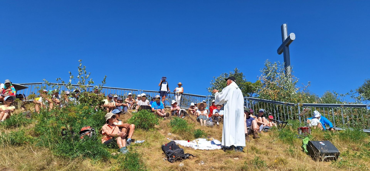 2 12 07 26 Messe en plein air