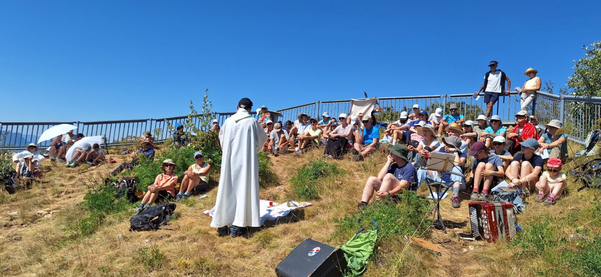 3 12 07 26 Messe en plein air